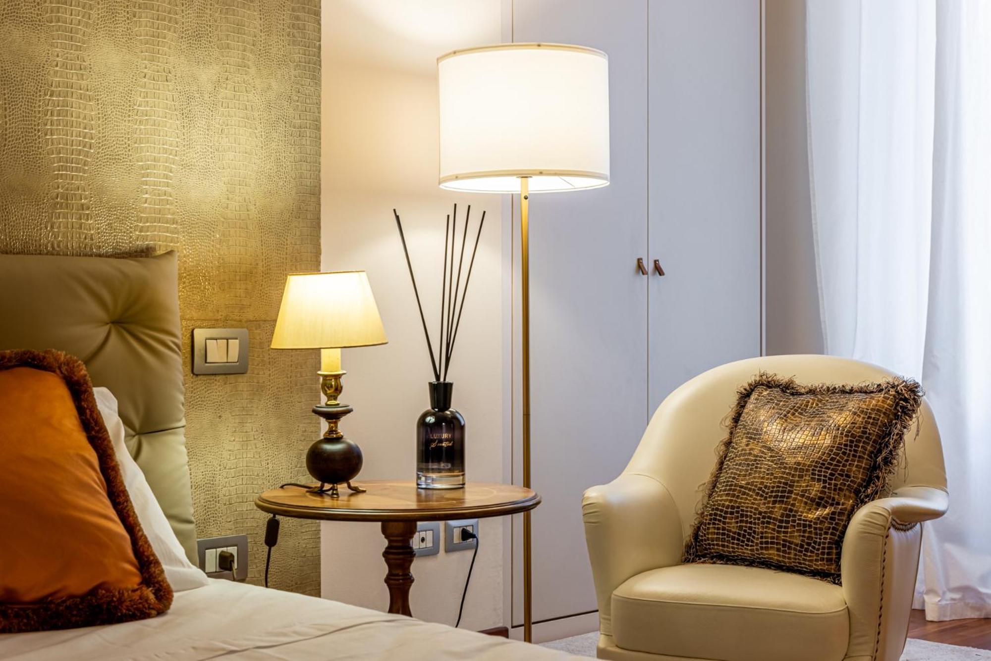 Luxury, Modern & Charming Near Station Apartment Mailand